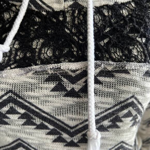 MISS CHIEVOUS women’s L sweater with hood & lace - Picture 6 of 8